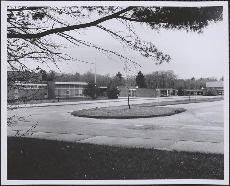 Sharon Junior High School, Mountain St.