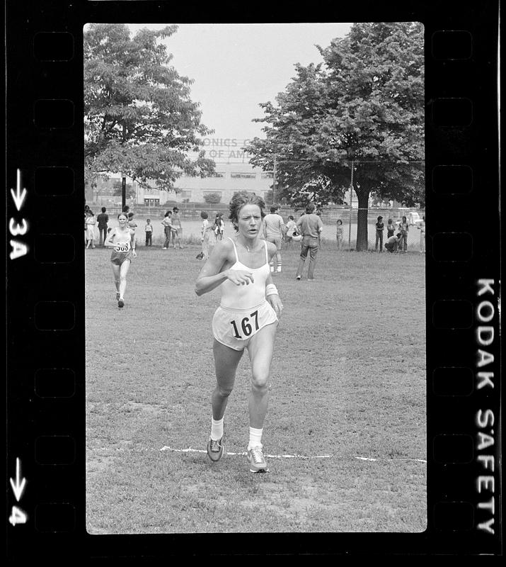 Women's summer foot race around Charles River Basin, Boston