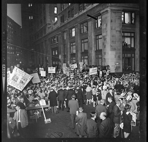 Crowd in Post Office Square for campaign address by President Lyndon Johnson