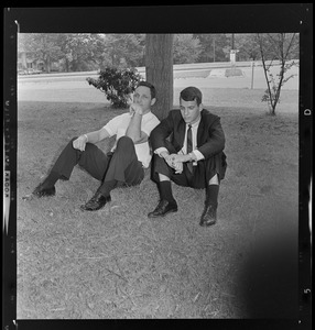 Sen. Birch Bayh with aide Larry Cummings--air crash victim in first trip from hospital