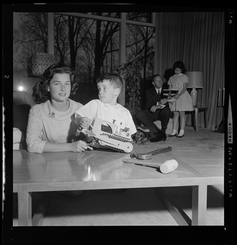 Roger and Joan Sonnabend with their children