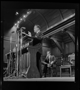 Gov. George Wallace speaking at Sanders Theatre