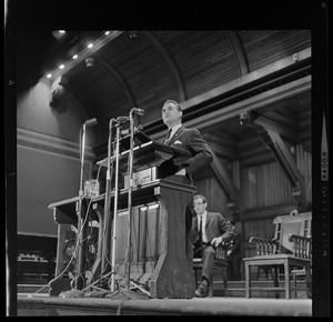 Gov. George Wallace speaking at Sanders Theatre