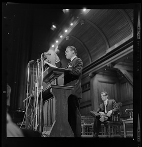 Gov. George Wallace speaking at Sanders Theatre