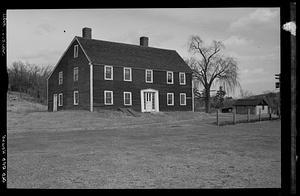 Saugus, house exterior