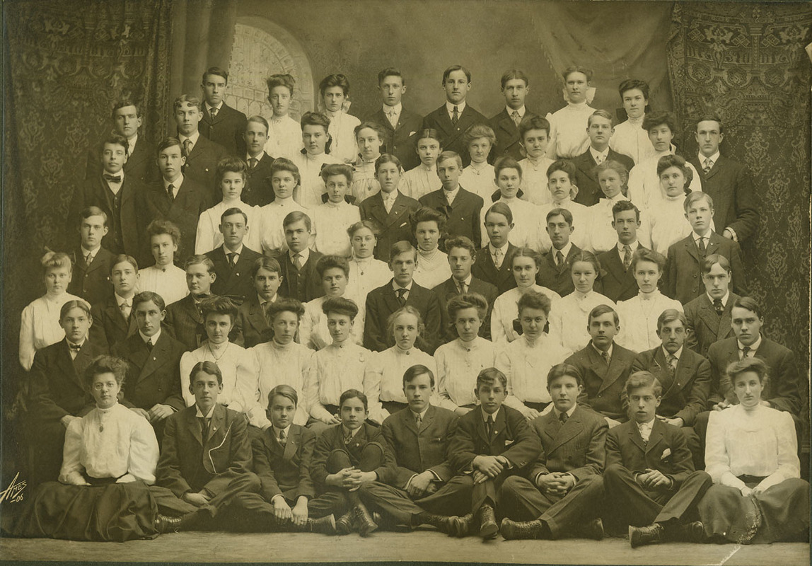 Class picture. Class of 1906.