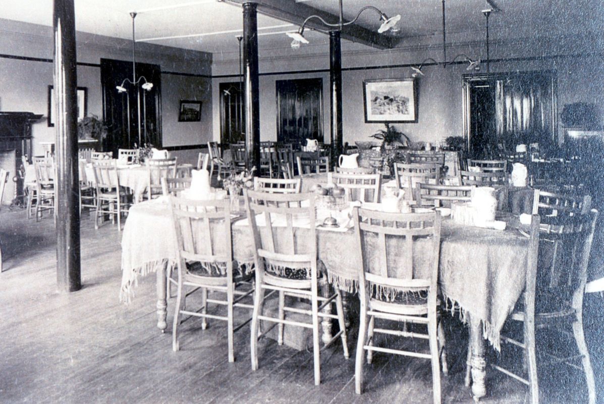 Crocker Hall Dining Room, c. 1890