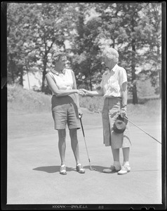 Two women golfers