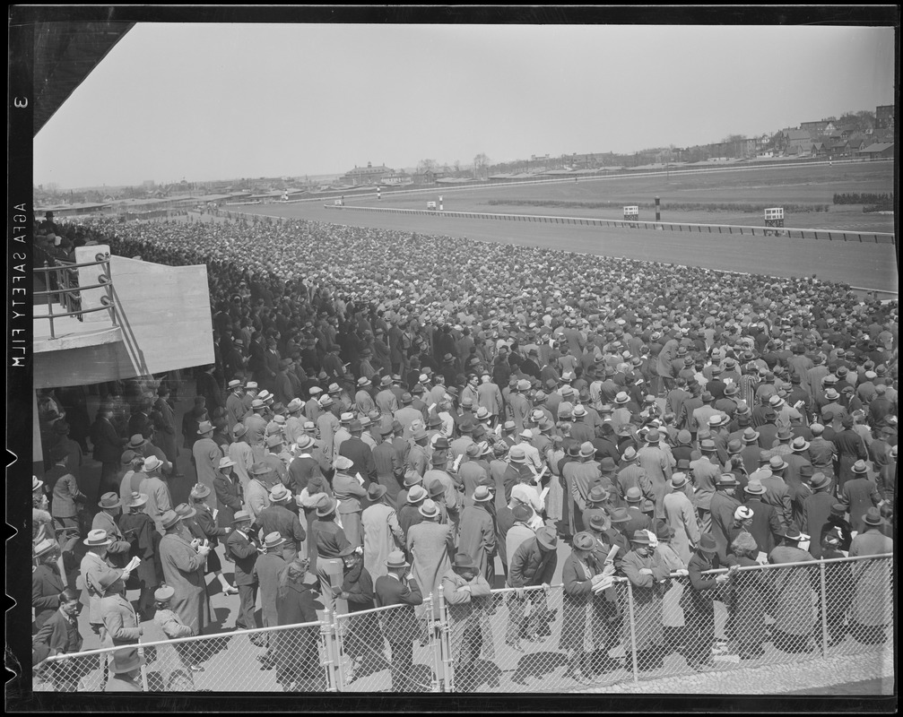 Crowd at Suffolk Downs racetrack