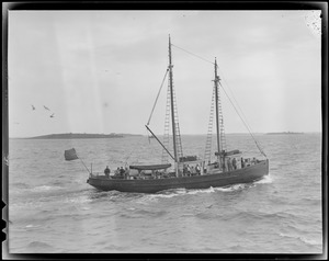 Leslie Jones on fishing trips aboard the SS Lois H. Corkum