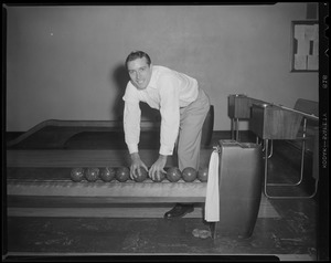 Candlepin bowling
