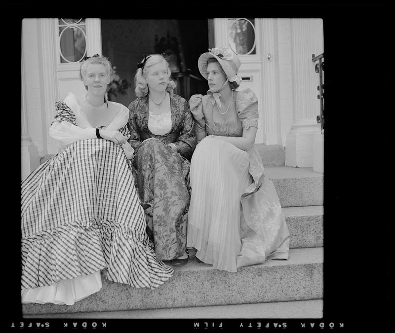 Three women on stairs, Chestnut Street Day