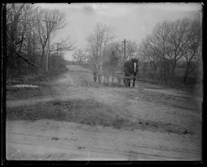 Horse & wagon, dirt road - wide street intersection