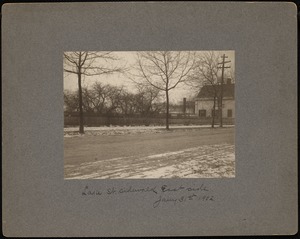 Lake Street sidewalk, east side