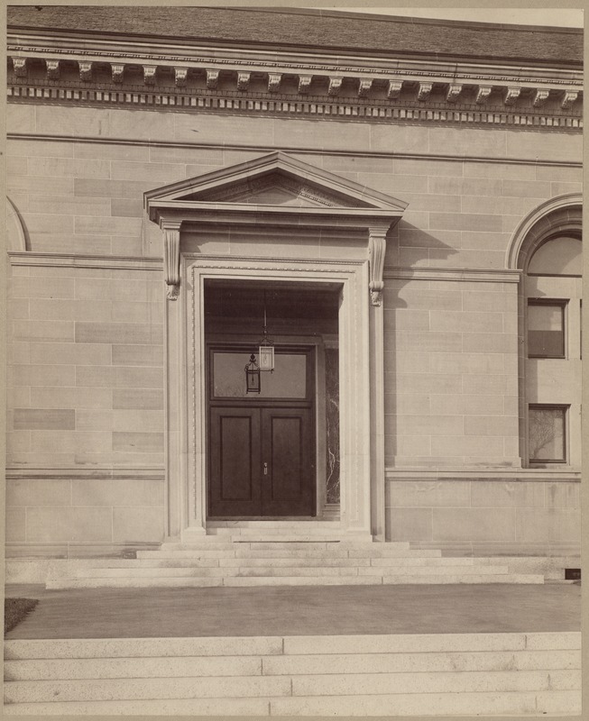 Robbins Library entrance