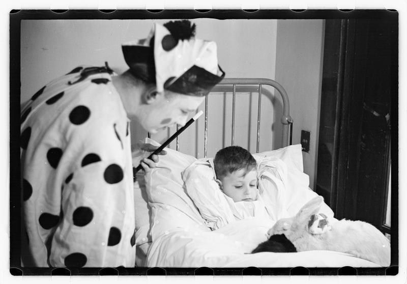 Harry W. Syer magician at Children's Hospital