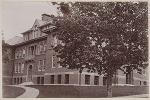 Photograph Album of the Newell Family of Newton, Massachusetts - Pierce School -