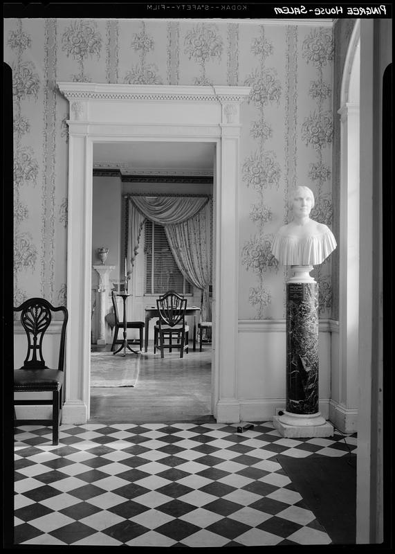 Pingree House, Salem, hallway looking into dining room