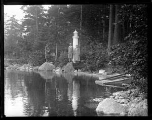 Smallest light house - New London, N.H.