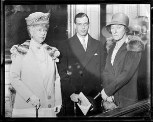 Queen Mary, Prince George, Duke of Kent, and unidentified woman