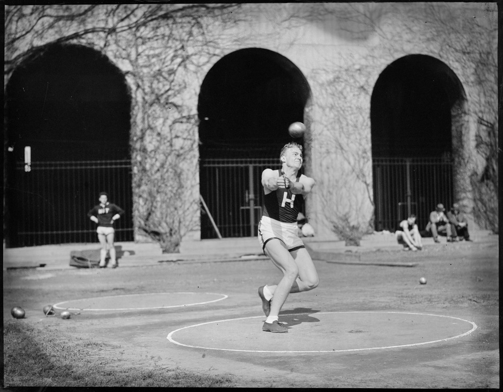 Hammer toss, Harvard