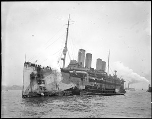 The brave 26th Division arrives in Boston on the SS Mt. Vernon