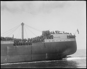 SS Vedic arrives at Commonwealth Pier with heroes from war zone, after they knocked the "germ" out of Germany