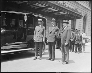 Sect. of Treasury McAdoo in Boston to help New England Comm. in Liberty Loan Drive. Picture shows McAdoo with collector of port billings and Charles S. Hamlin of the Federal Reserve Board, on Registration Day.