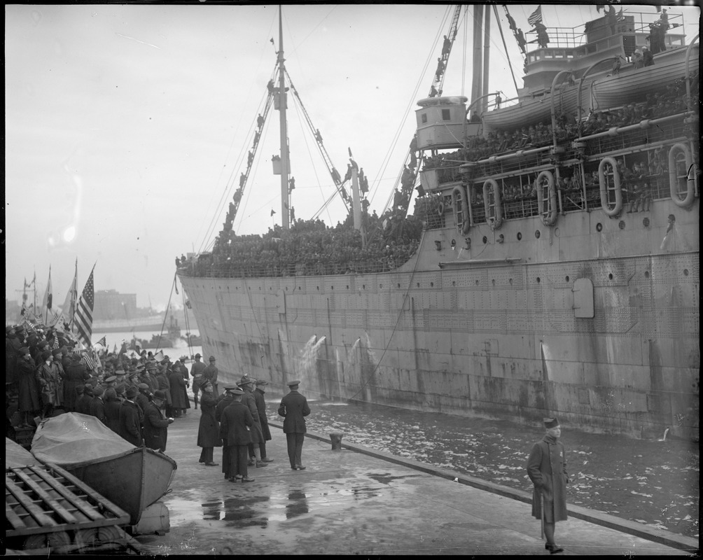 Famous 26th Division returns from France aboard the SS Mt Vernon