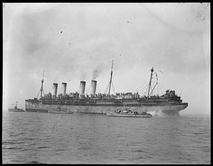Troopship arrives w/brave heroes aboard. SS Agamemnon - formerly German liner Kaiser Wilhelm II