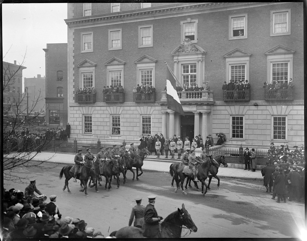 French war heroes pass in review on Commonwealth Ave.