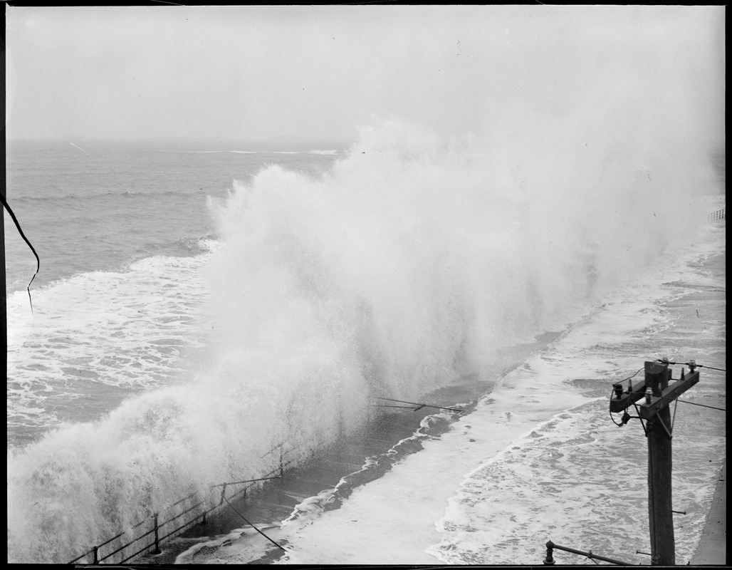 Storm - with surf, Winthrop Beach (Shore Drive)