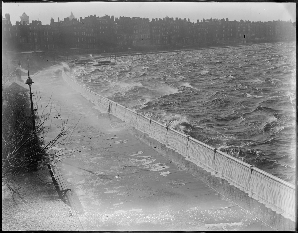 Charles River storm, Esplanade