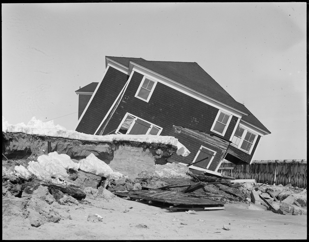 Storm wrecks house, Hampton Beach