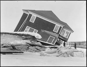 Wrecked houses, Hampton Beach, N.H.