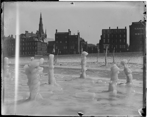 Storm Boston, severe cold storm makes icy scenes along the Charles River