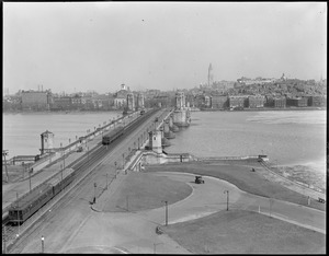 Longfellow Bridge from Cambridge, toward Boston