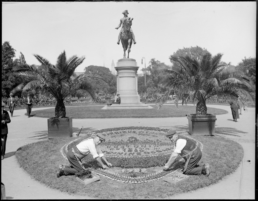 Floral design in front of Washington statue, Public Garden