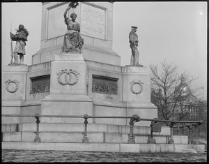 Boston Commons sailors and soldiers monument