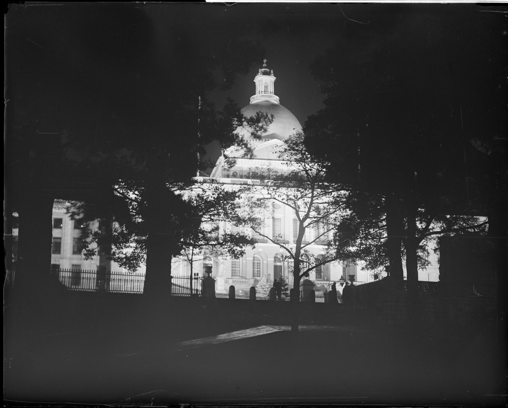 Mass. State House lighted up to celebrate Edison's Jubilee
