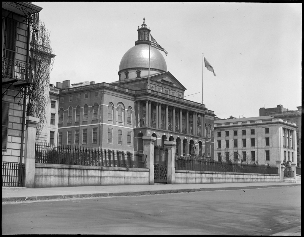 State House with iron fence that was torn down for scrap during WWII