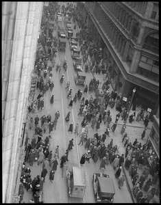 Washington St.: crowd at Temple Place, bird's eye view of shoppers & vehicles