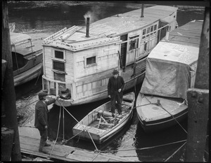 Houseboats - Charlestown Bridge