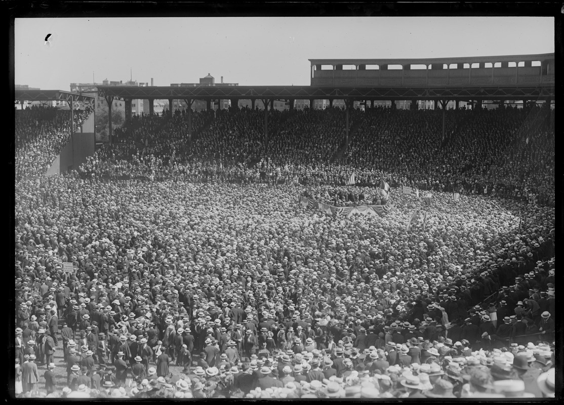 Rally Time at Fenway Park editorial image. Image of fenway - 117102880