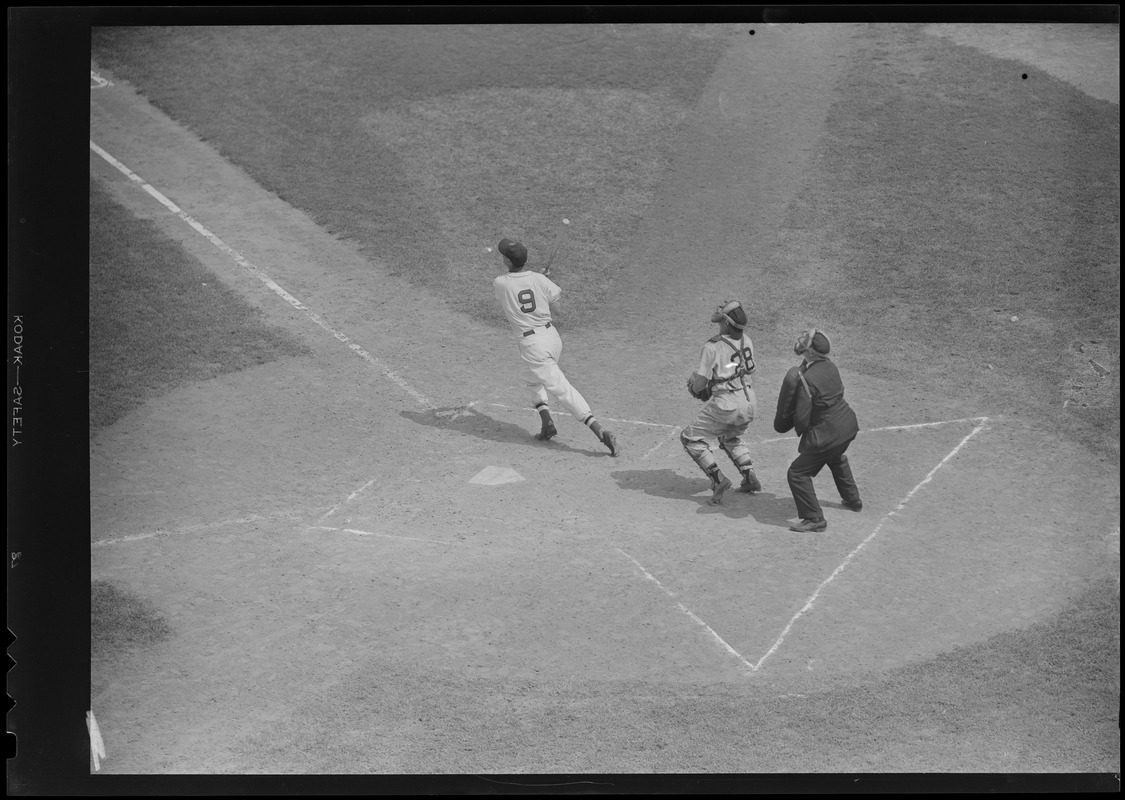 Ted Williams batting against the White Sox