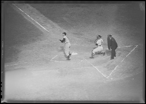 Joe DiMaggio batting against the Red Sox