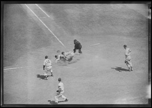 Play at the plate, Boston Braves