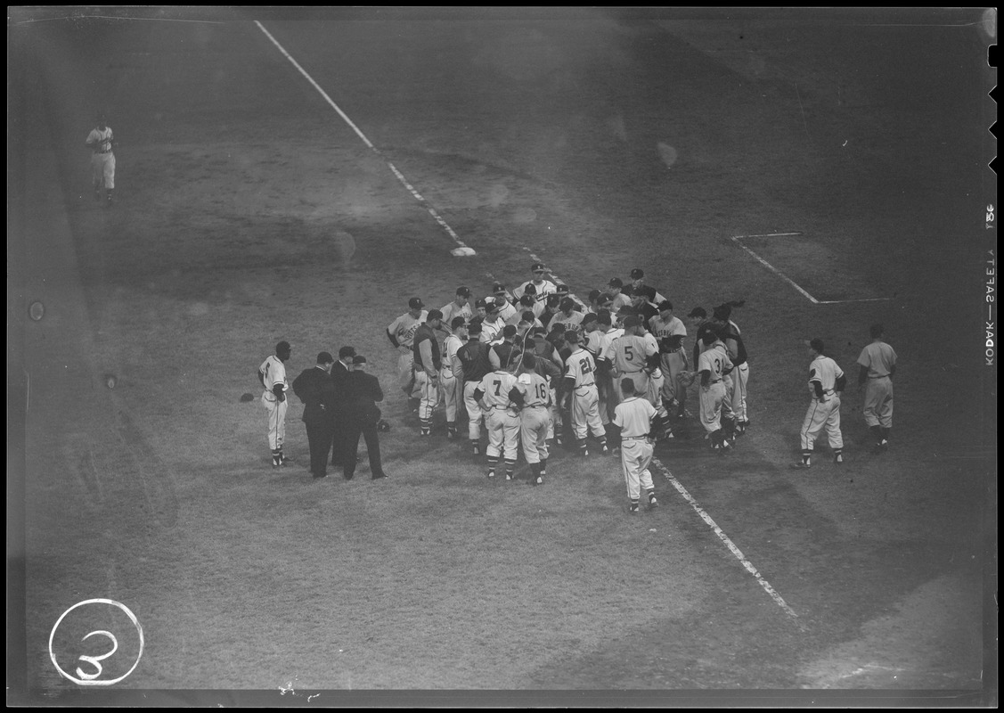 Brawl between Braves & Pirates at Braves Field