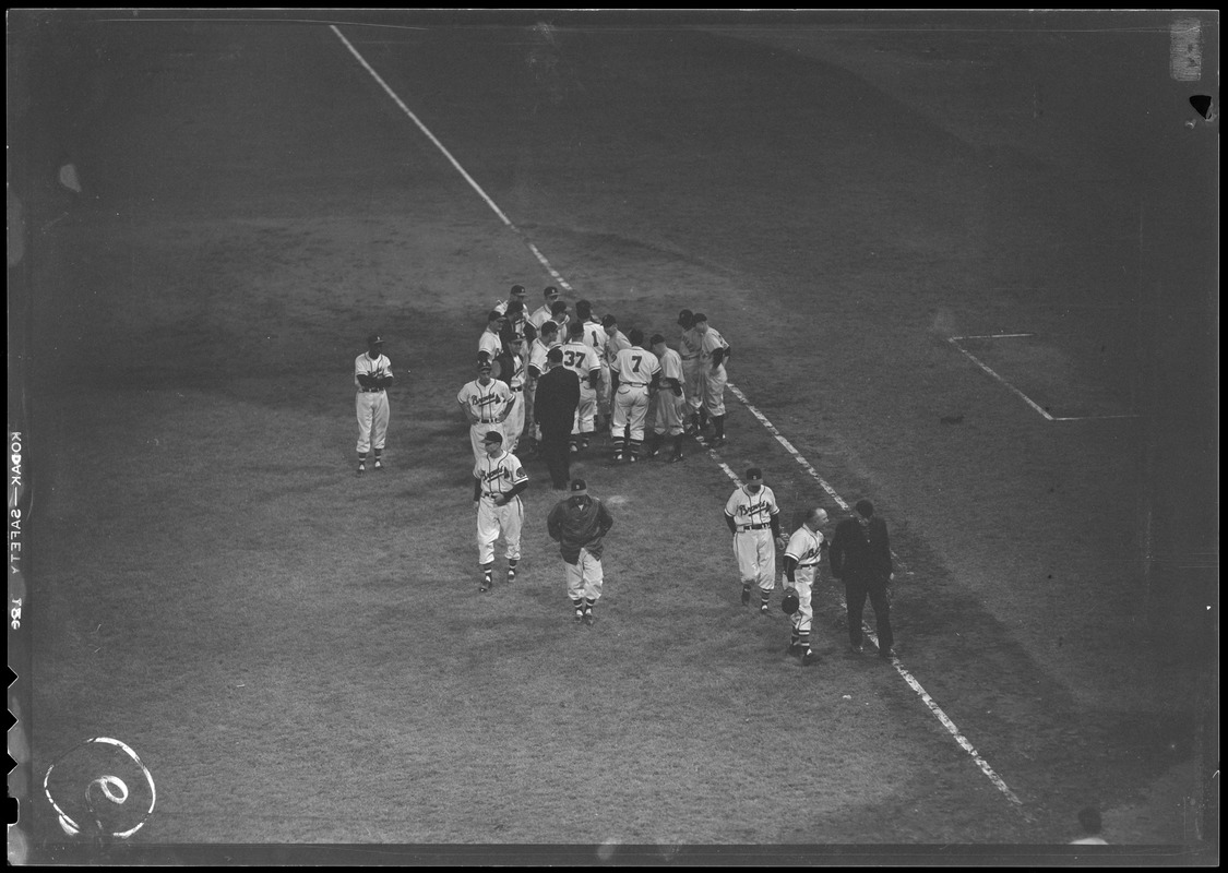 Brawl between Braves & Pirates at Braves Field