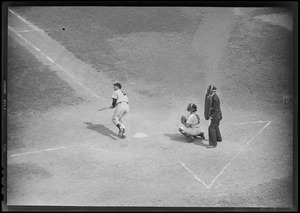 Joe DiMaggio batting against the Red Sox